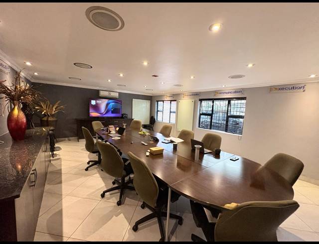 731M² OFFICE FOR SALE IN HALFWAY HOUSE